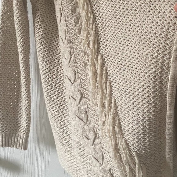 Oversized Guess Fringed Knit Sweater - Picture 2 of 8